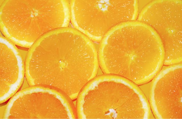 Desarrollan un biocombustible para vehículos de gasolina a partir de naranjas de descarte