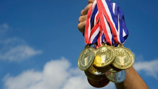 Japón reciclará viejos teléfonos para fabricar las medallas Olímpicas de 2020