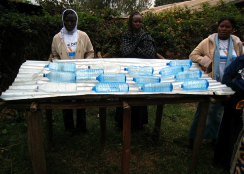 Como desinfectar y obtener agua potable usando la luz del sol